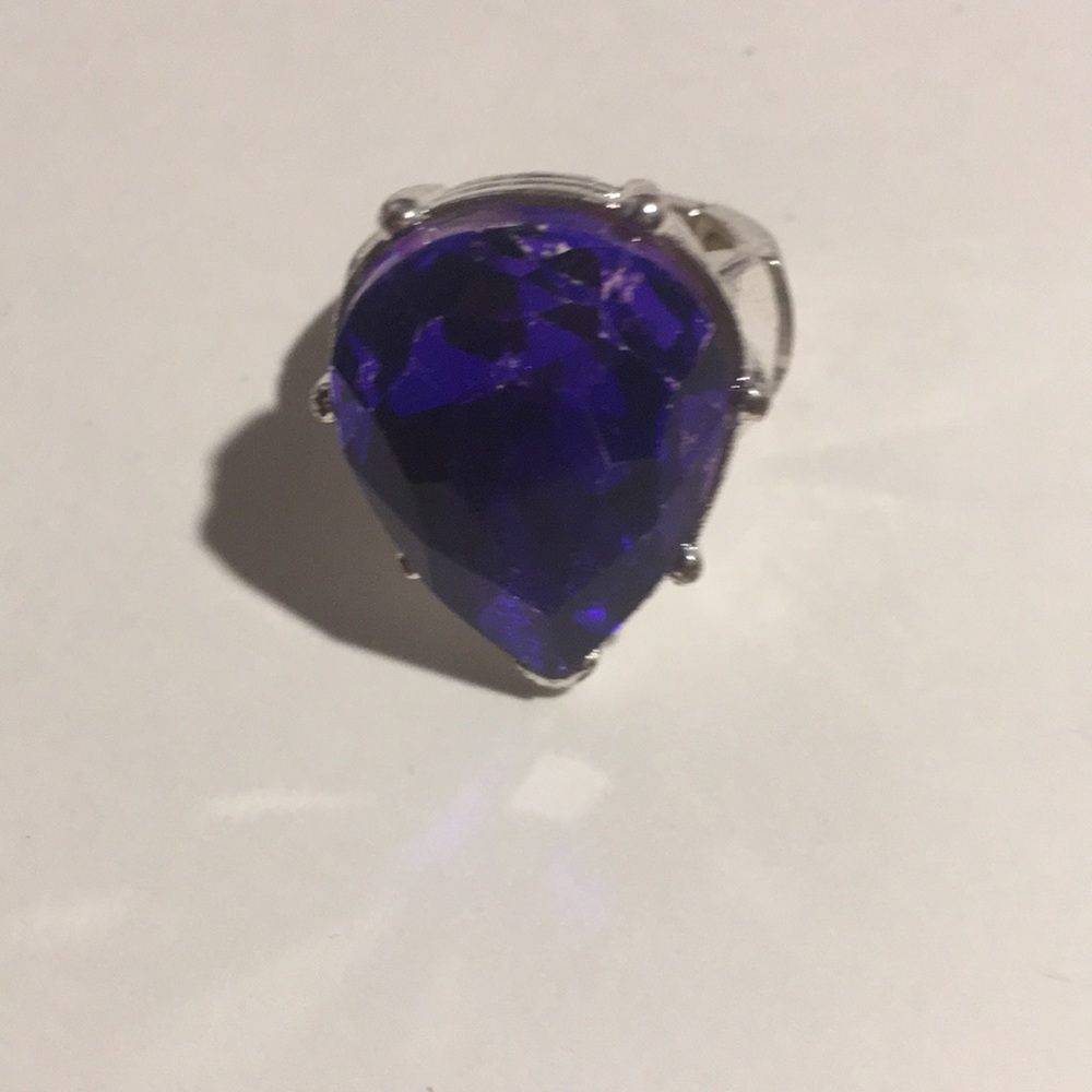 Bold statement ring stretch